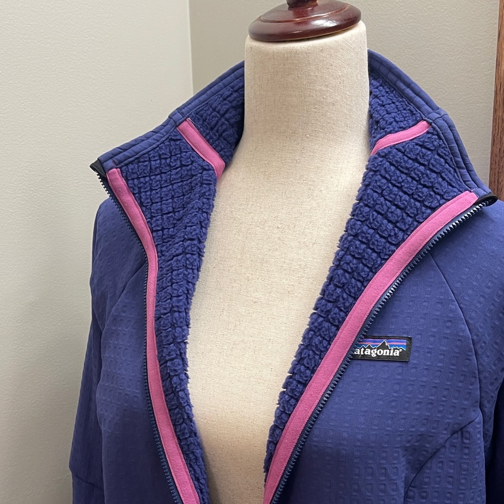 Patagonia Women's R2Tech Face Jacket - Picture 3 of 9